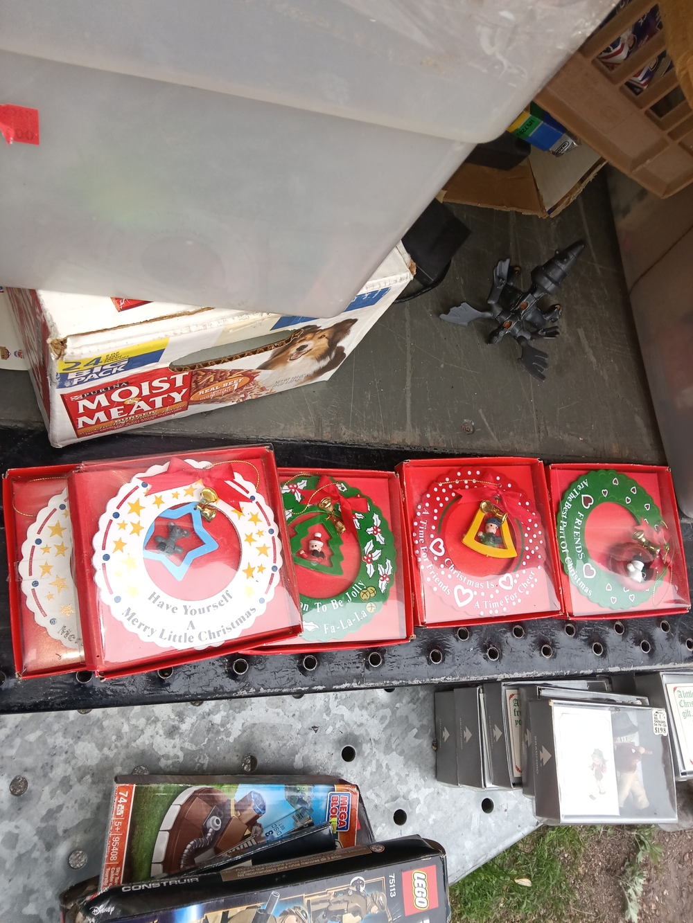 Lot Of 5 1986 Wooden Christmas Wreath Ornaments
